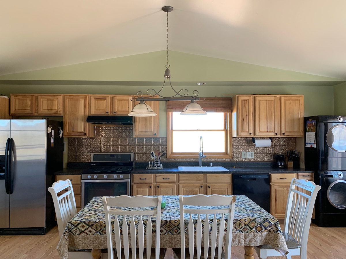 Fully stocked kitchen with FAST Wi-Fi