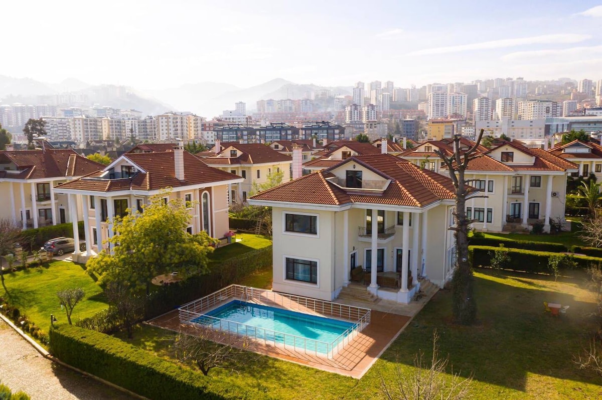 Trabzon最好的别墅- 10人游泳池