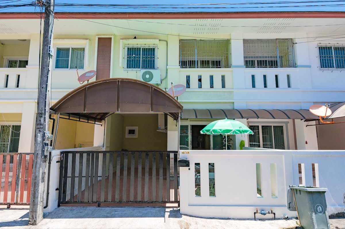 Simple house in middle of Phuket close to Central