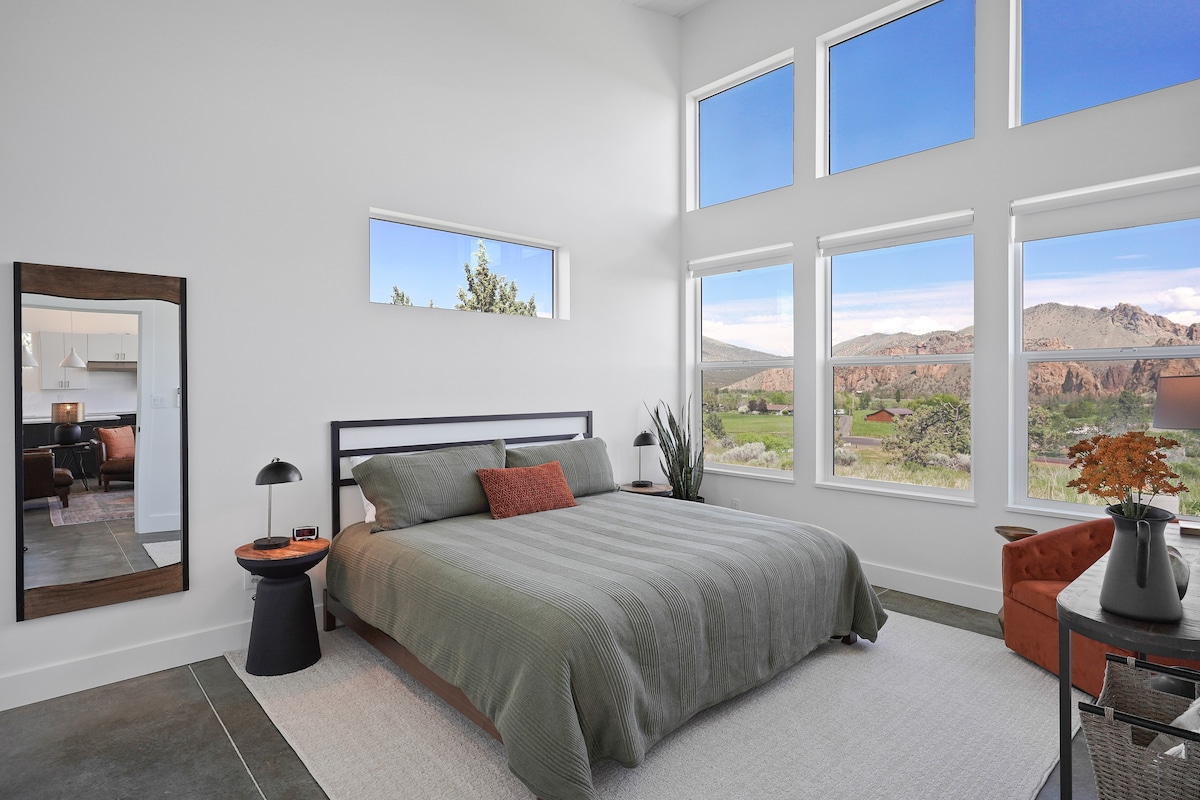 Stunning! Smith Rock • King Beds • Steam Shower