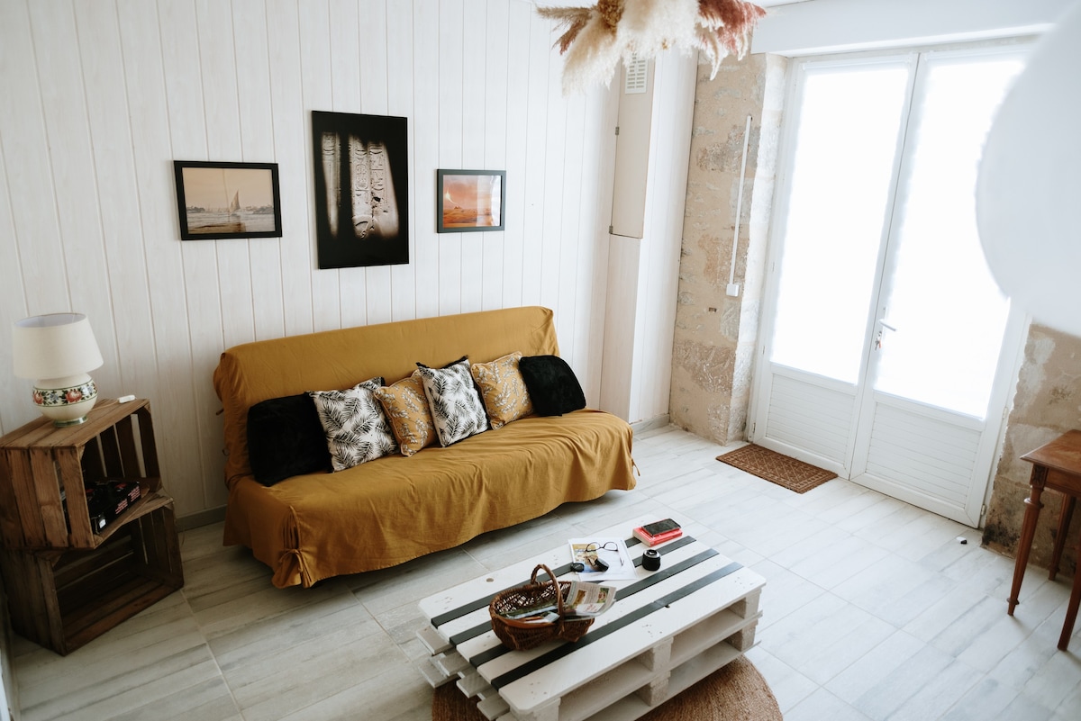 Studio de plain-pied avec terrasse et jardin