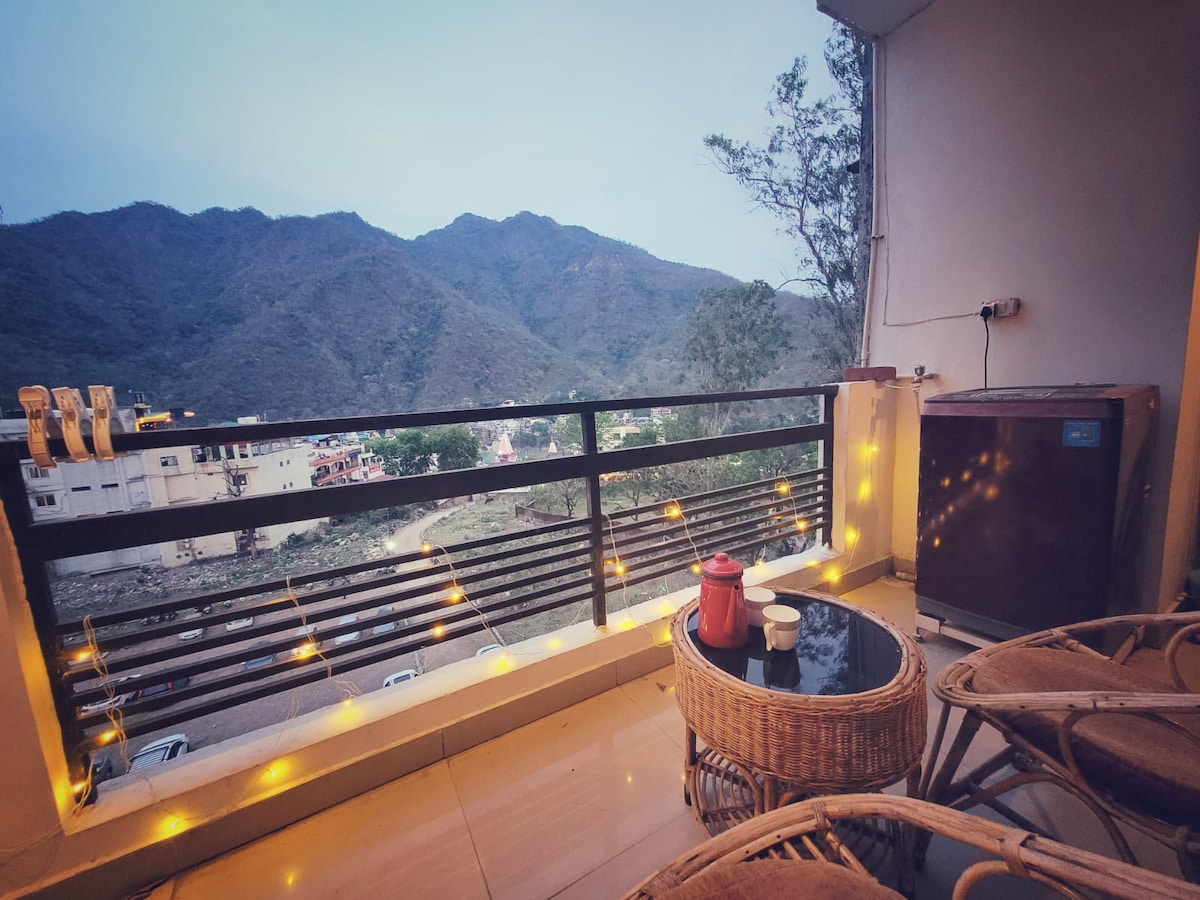 Bombaywali ka homestay- mountain n ganga view room