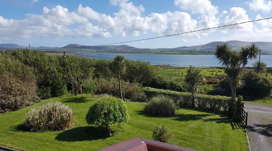 Sea view cosy Kerry cottage