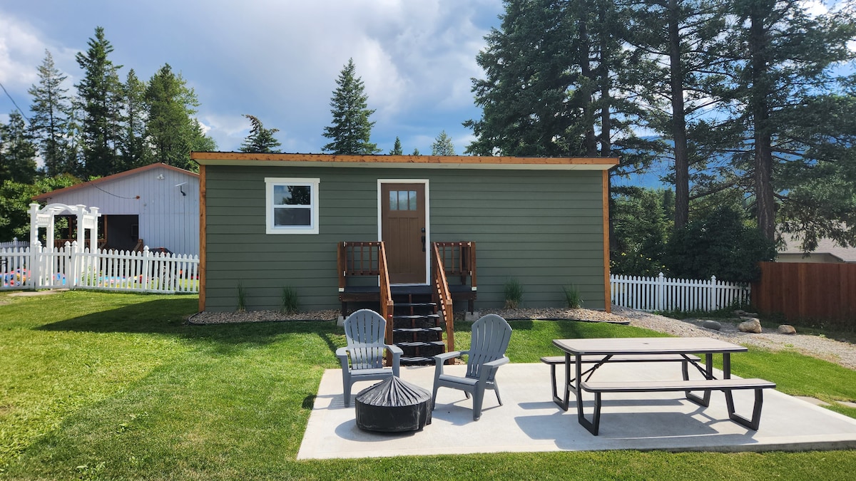 Sugar Hill Cottage - Minutes from Glacier NP!
