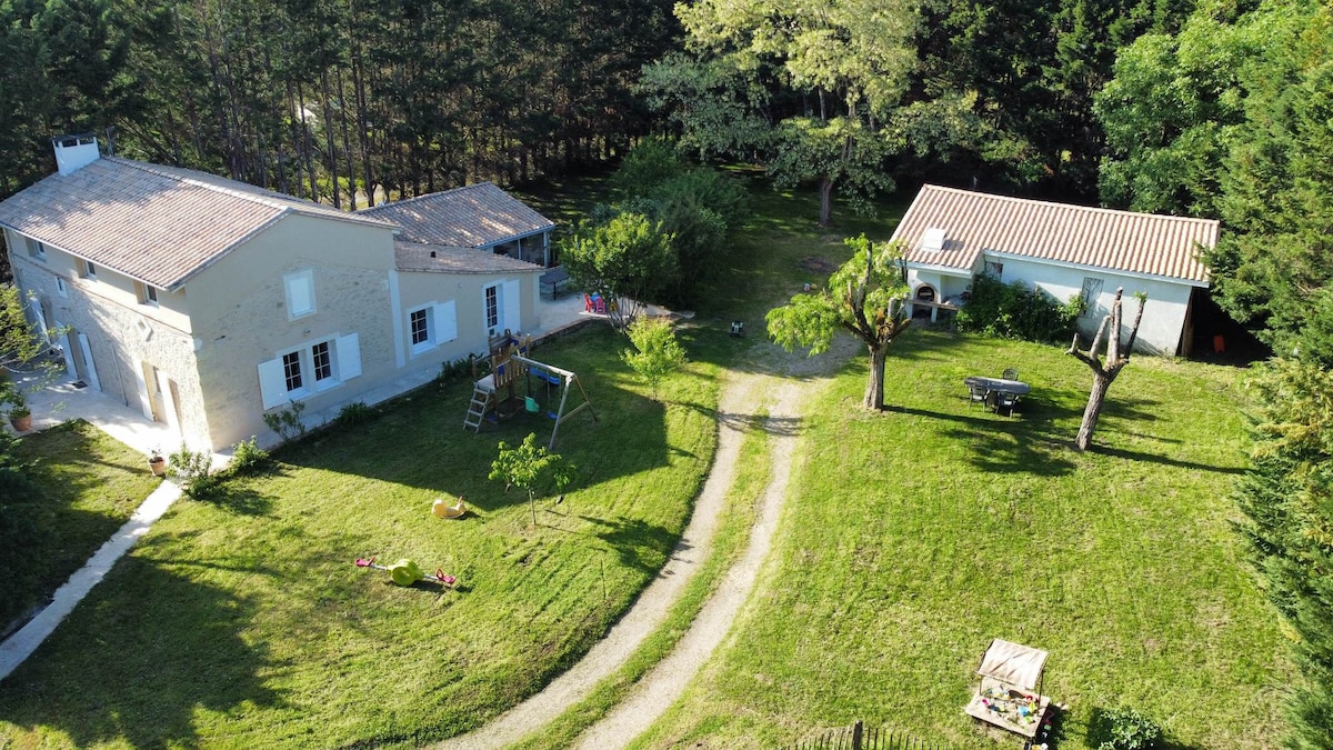 Jolie maison en pierre rénovée