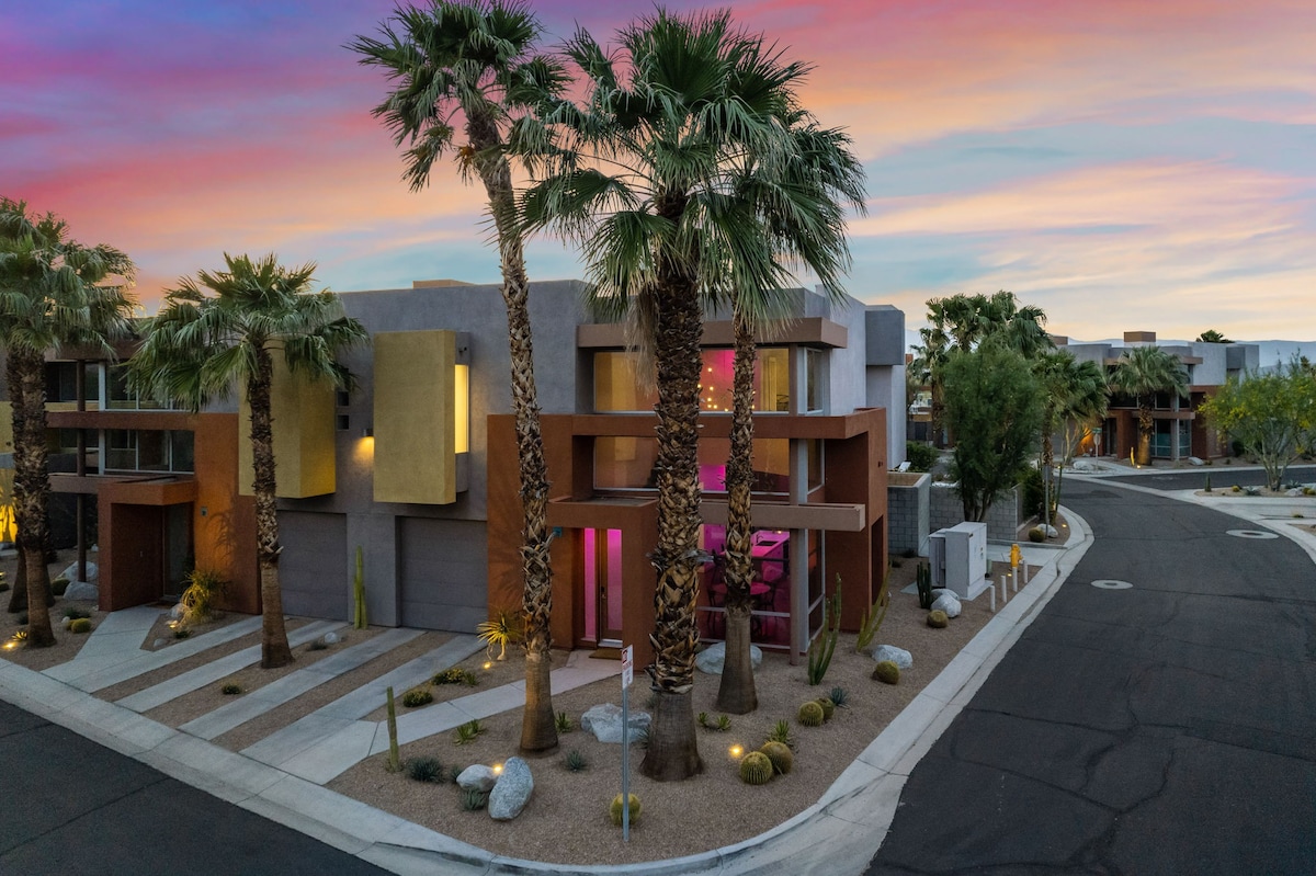 Modern Palm Springs Retreat