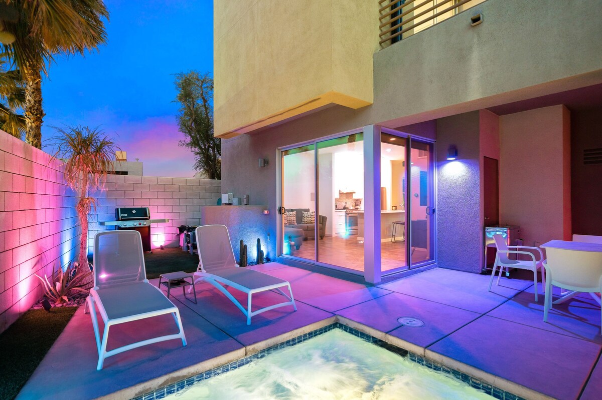 Modern Palm Springs Retreat