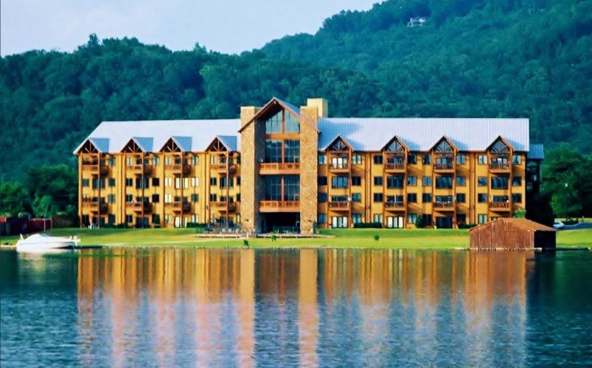 Lake Guntersville Retreat Condo