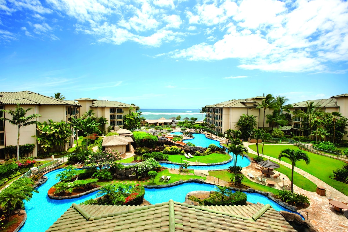 Stunning oceanfront condo, steps to Waipouli Beach