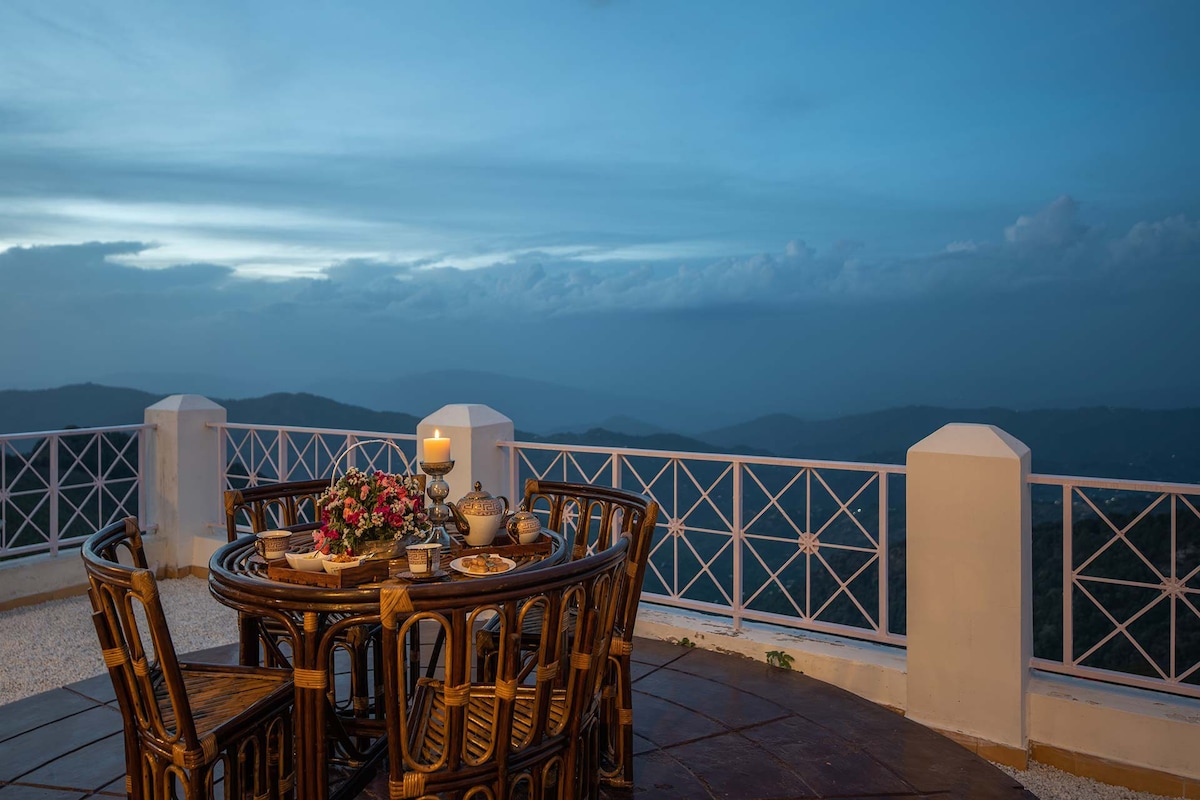 Himalayan Haven 2 BHK w/ Breathtaking views