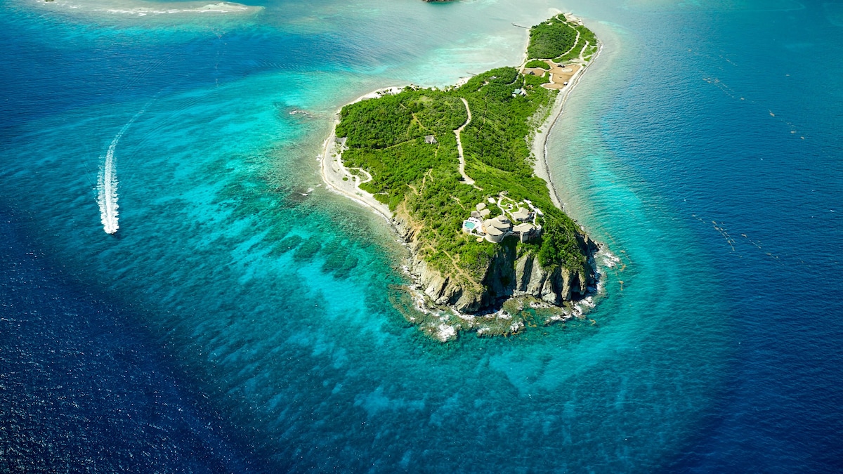 Abundance: The Aerial All-Inclusive Private Island