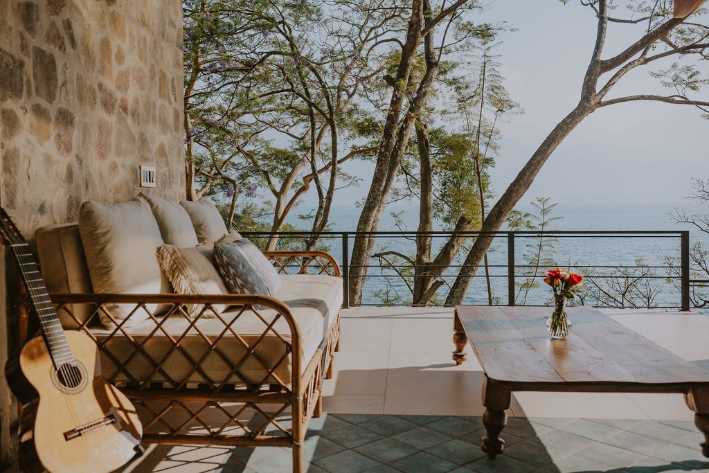 Lakefront Luxury at Casa Floresta