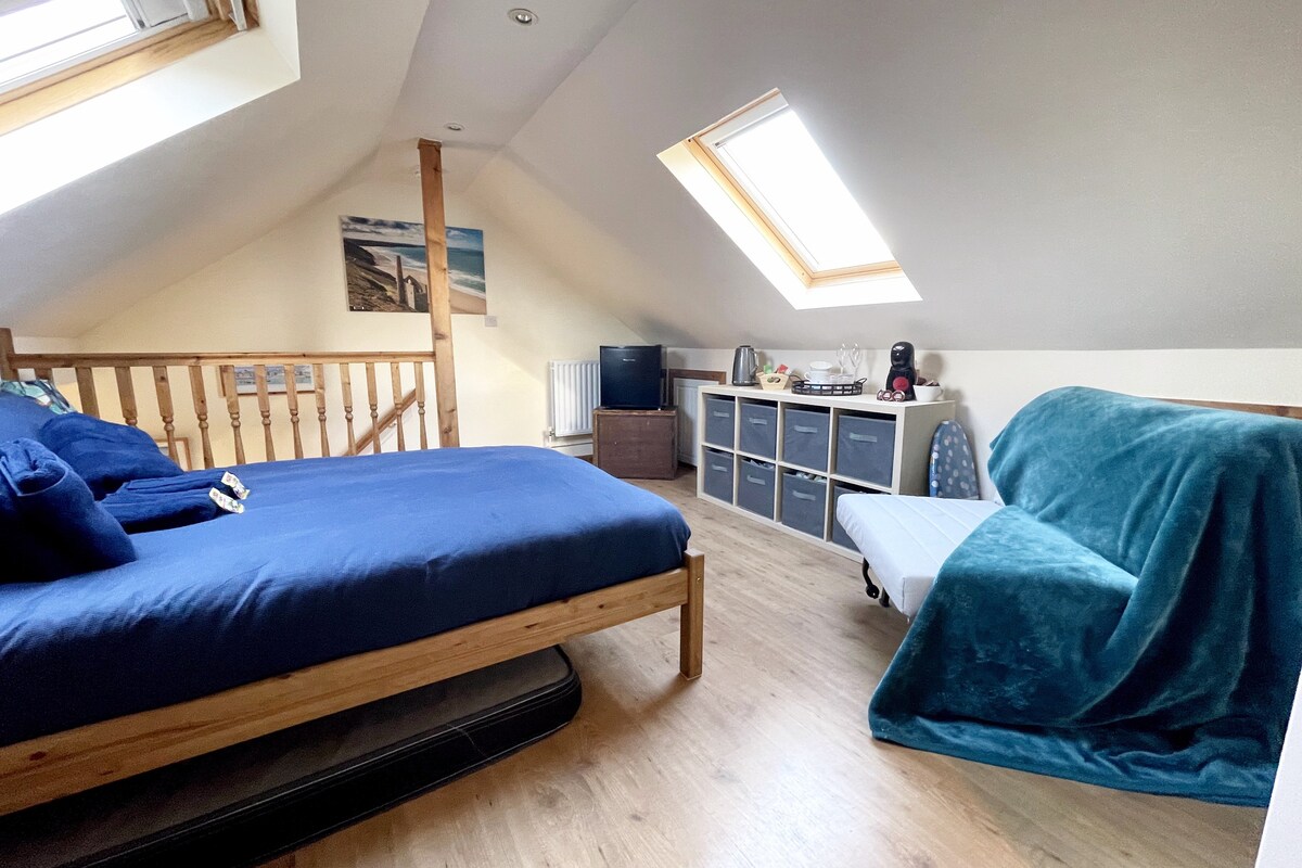 The en-suite loft room