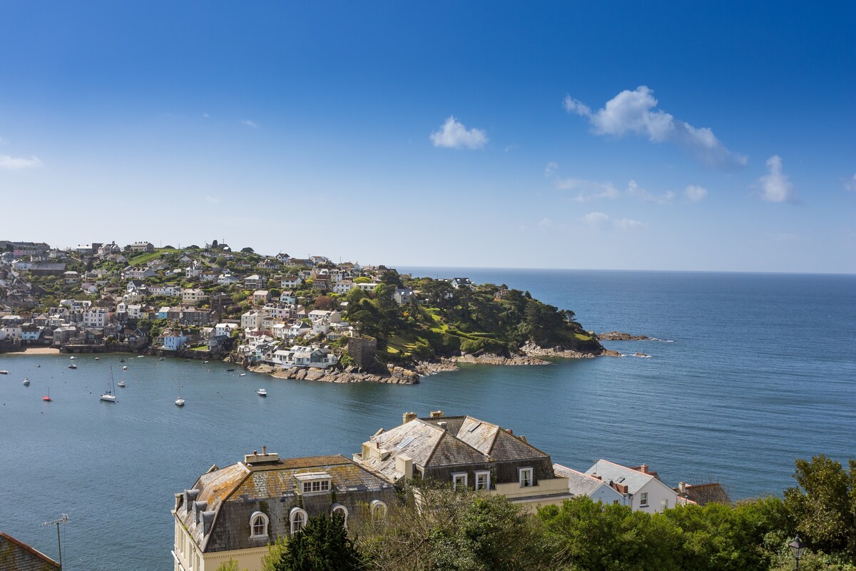 No. 2 Claremont House Fowey with Incredible Views