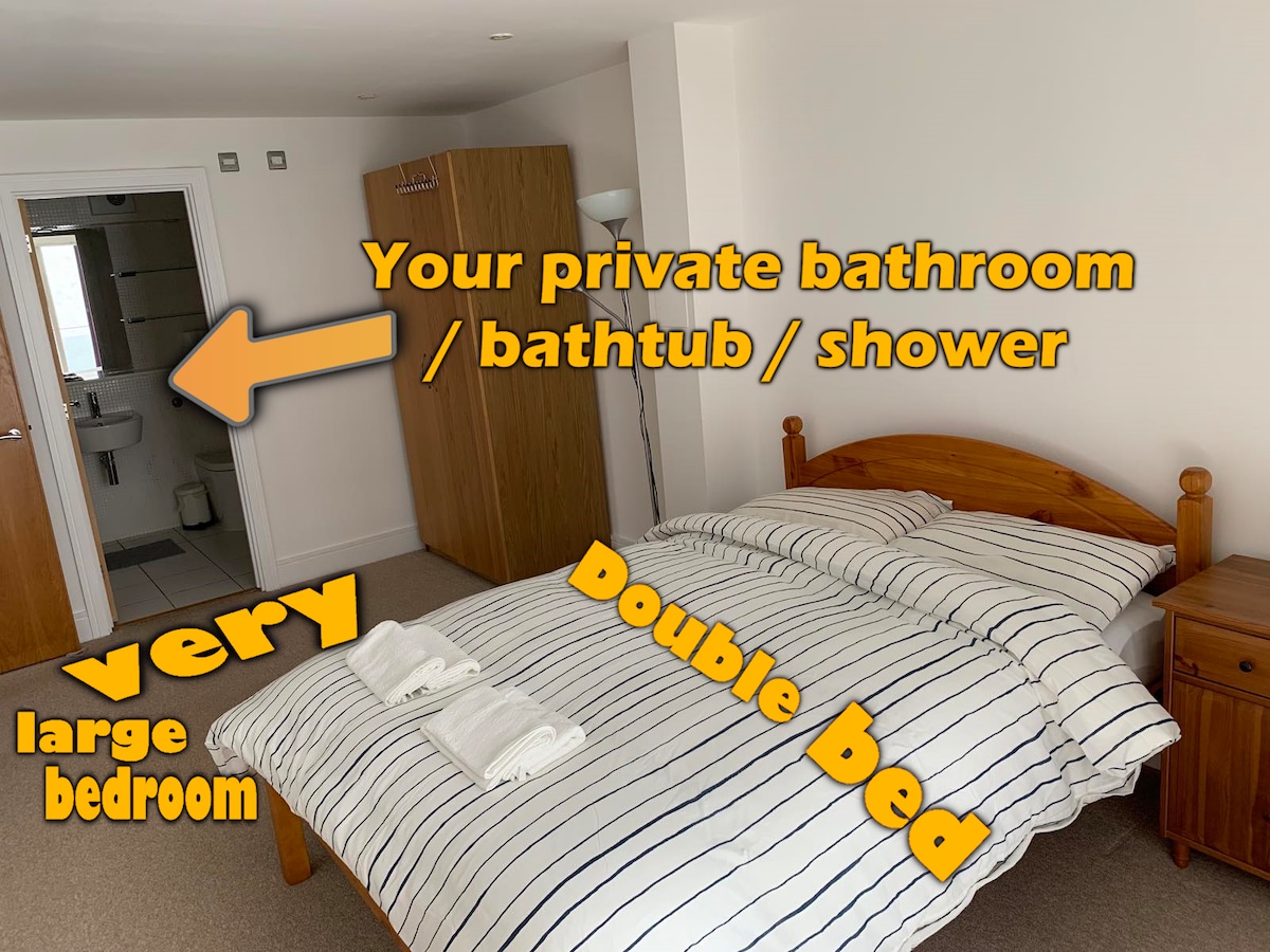 Large bedroom + private bathroom near Tower Bridge