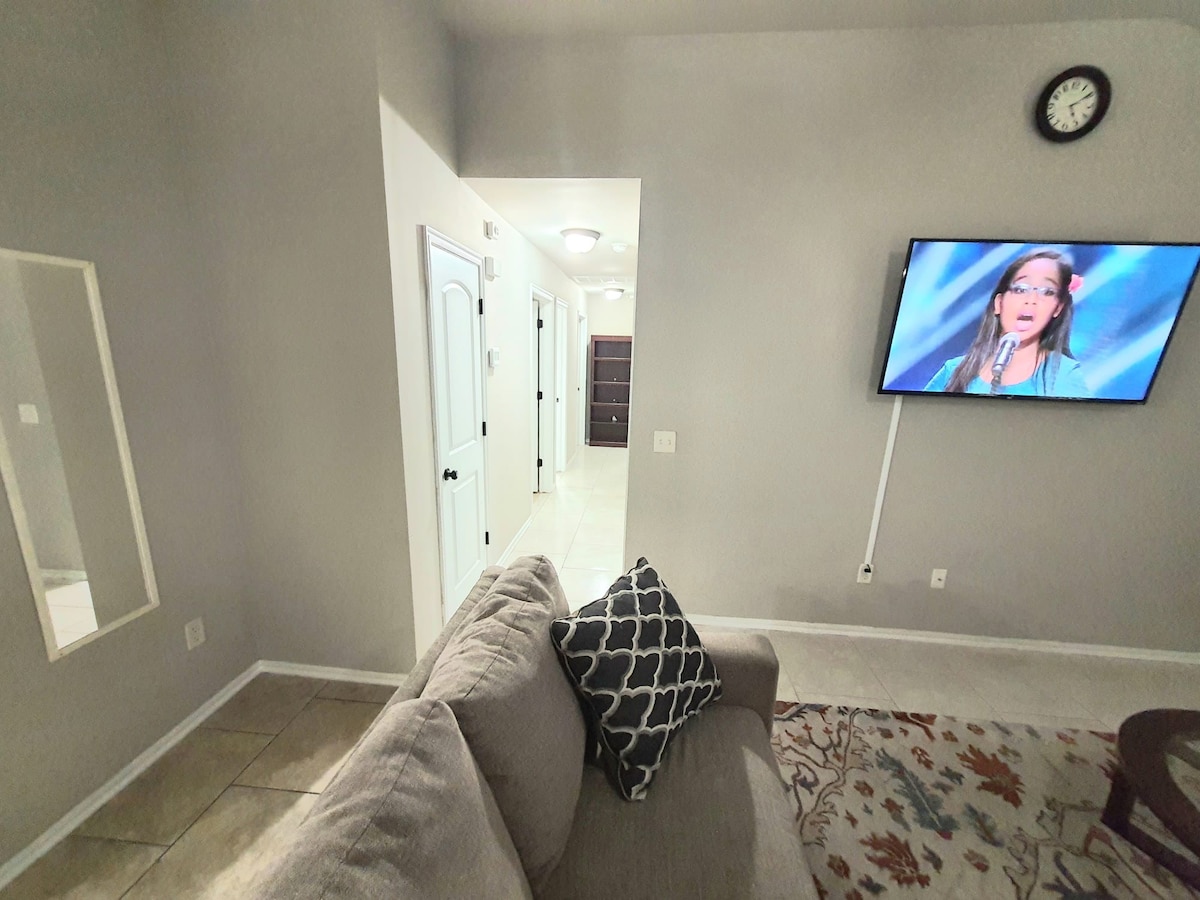 Comfortable Private Room in OKC