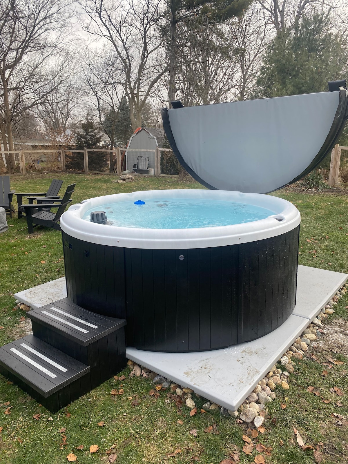 Pet friendly stylish retreat with sauna, hot tub