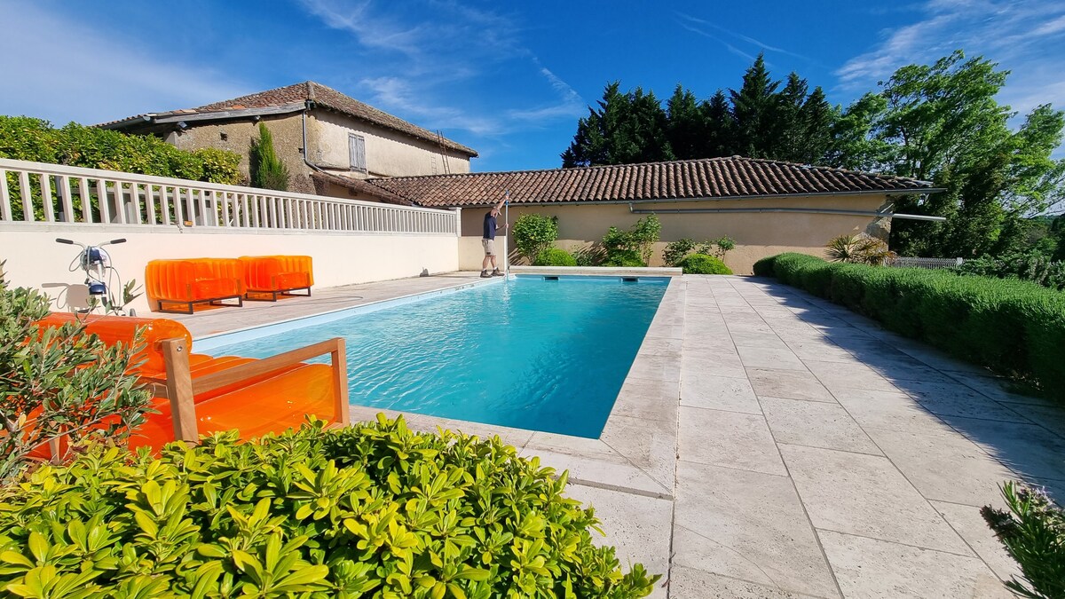 Maison avec grange & piscine vue sur les Pyrénées