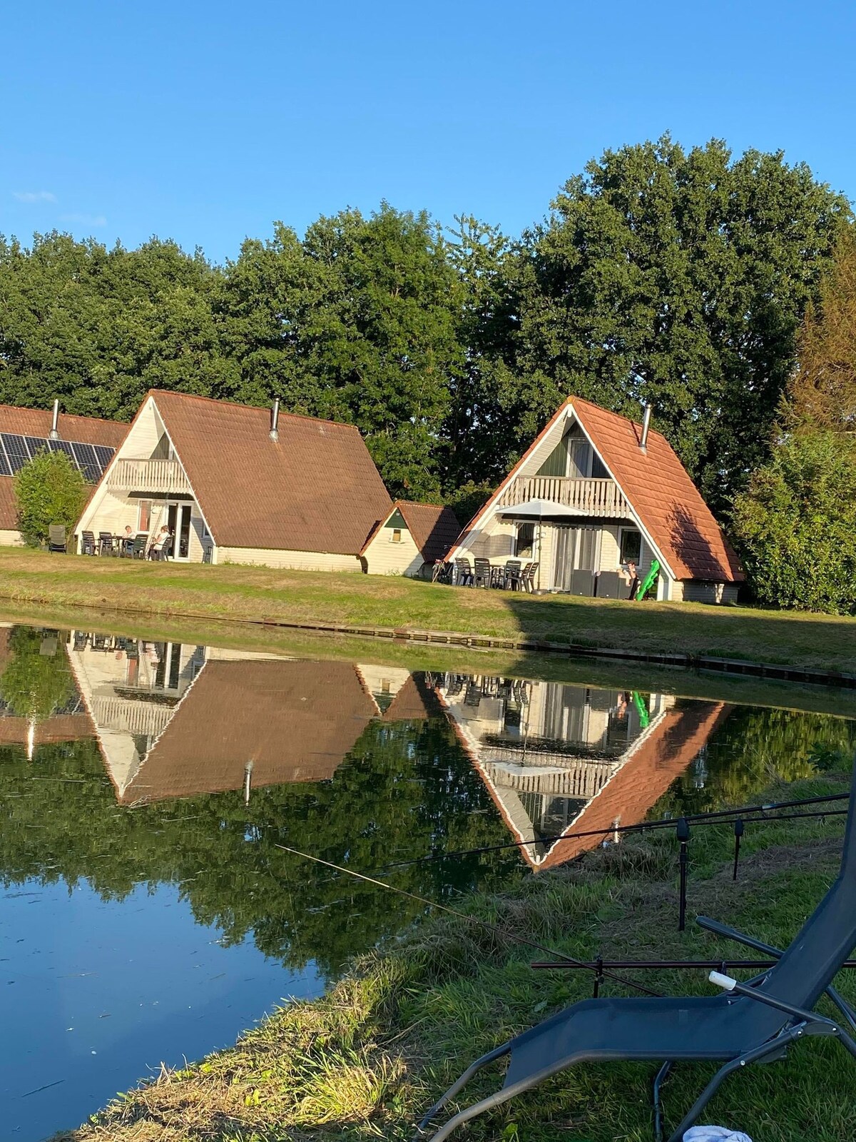 Gerenoveerde bungalow aan het water(visvijver)