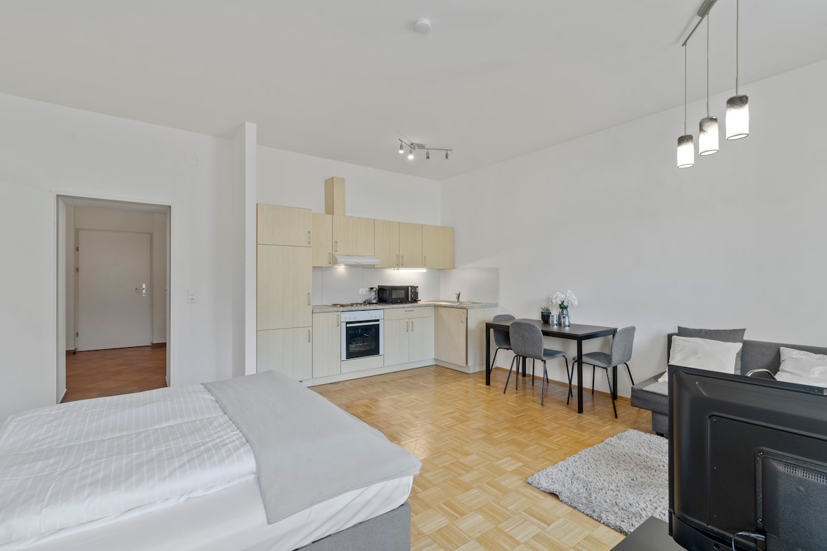 Stylish Apartment for 4 | 40m² | Central Location