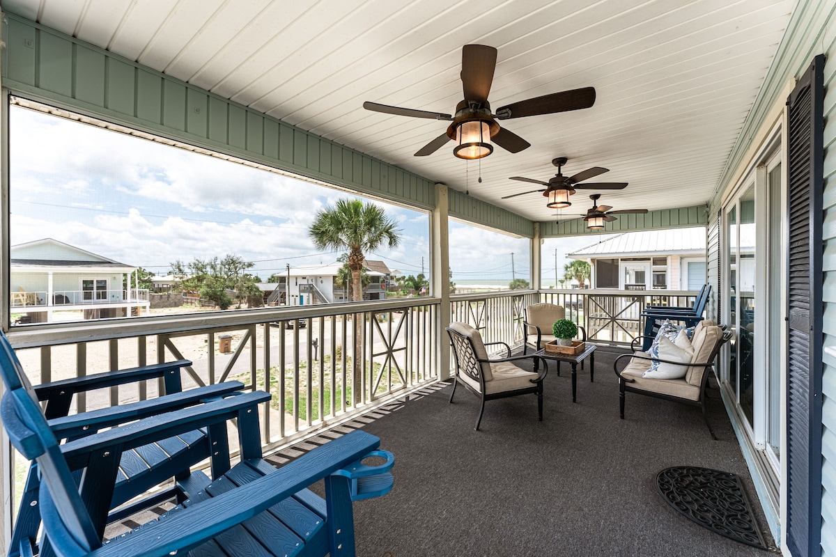 3 KING Bedrooms! Screen porch w Amazing Gulf view!