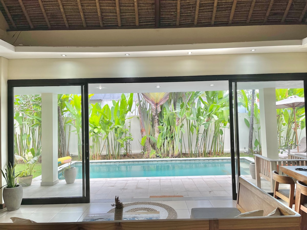 2BR Vila private pool & bathub seminyak area