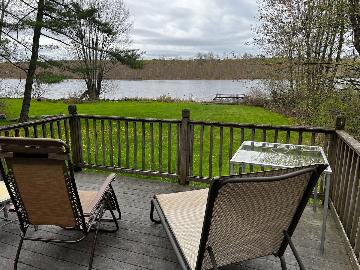 Private Cottage on Lake