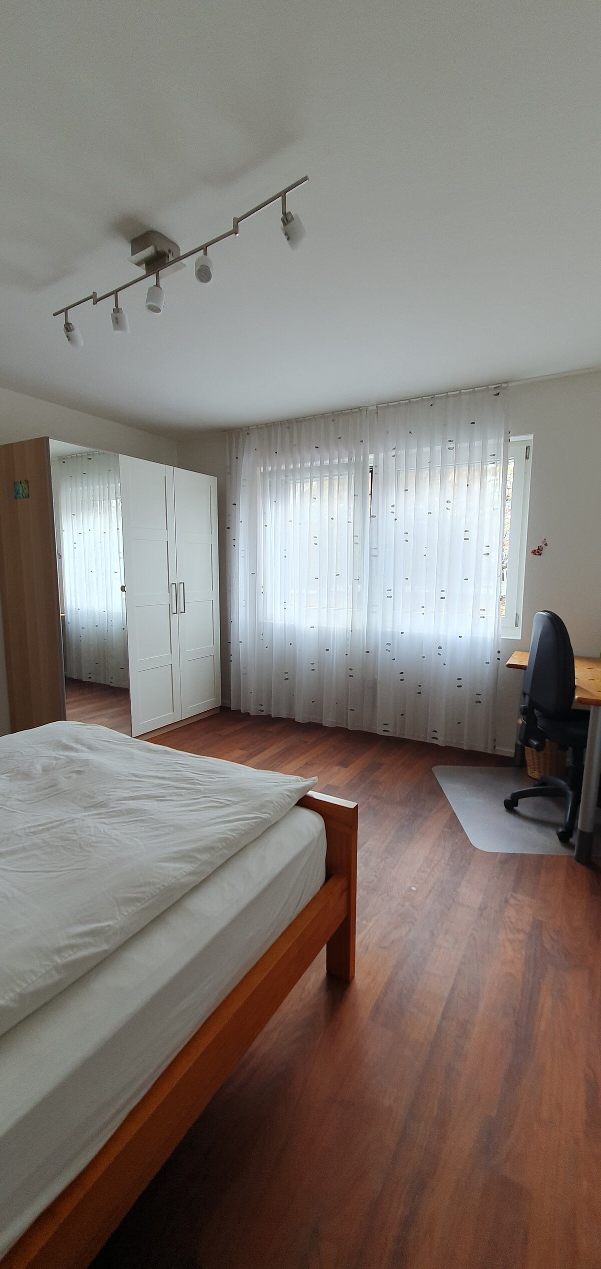 Comfortable room in Baar, 5 min from Zug by train