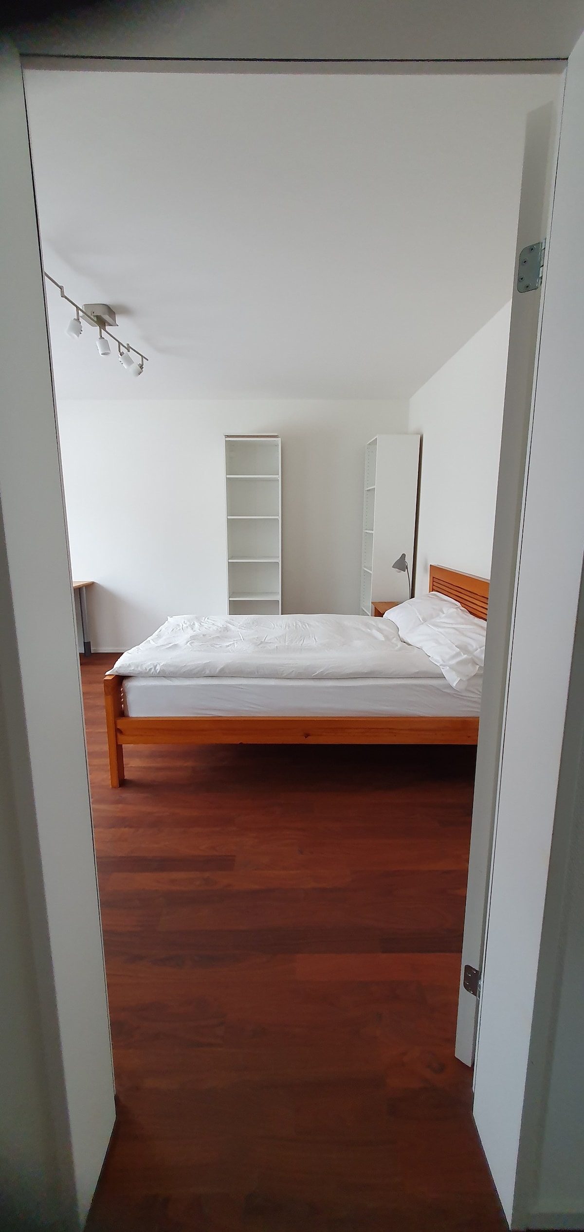 Comfortable room in Baar, 5 min from Zug by train
