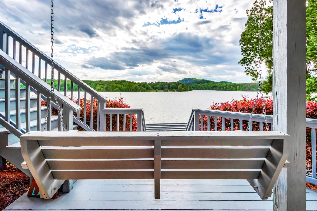 The Lakeside Cabana - TLC on Lake Tillery, NC