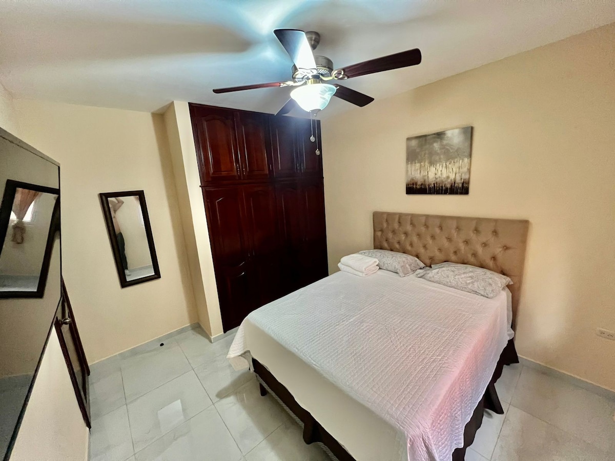 Gold Room Villas del Sol UNAH