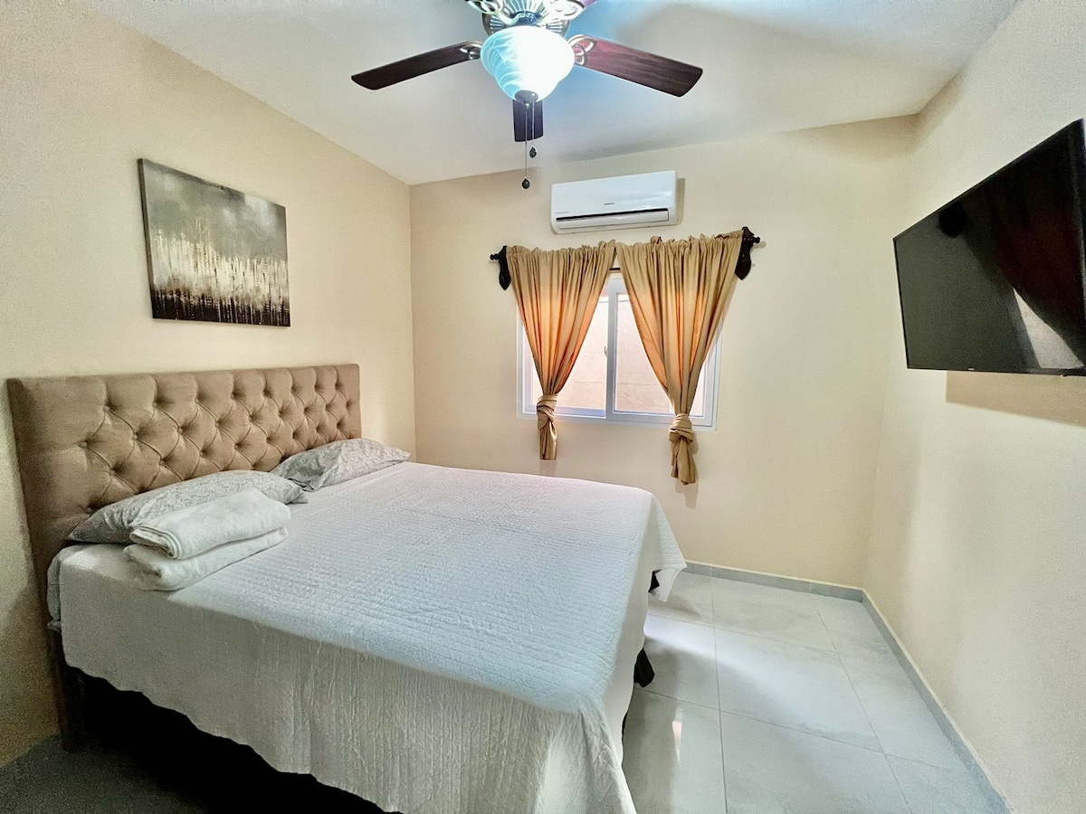 Gold Room Villas del Sol UNAH