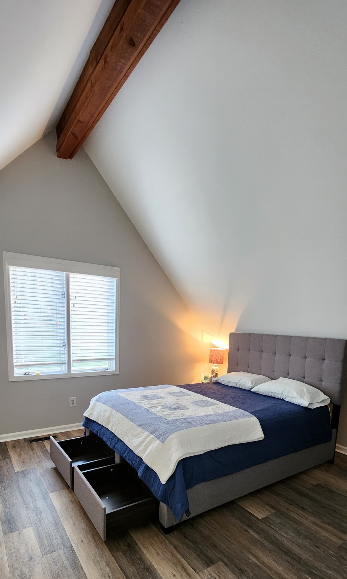 Loft Bedroom Suite & Mini Kitchenette