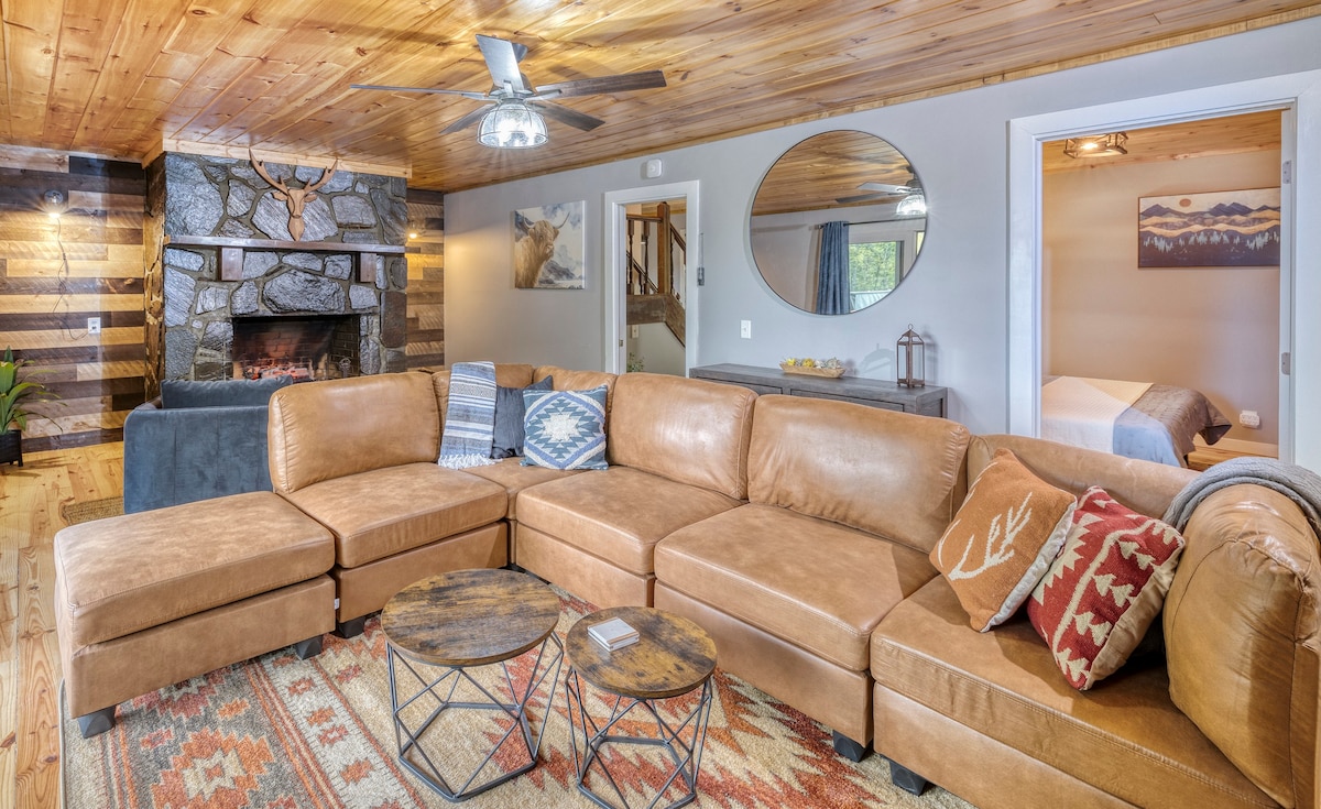Secluded Blue Ridge Mtn View Retreat|Hot Tub&Games