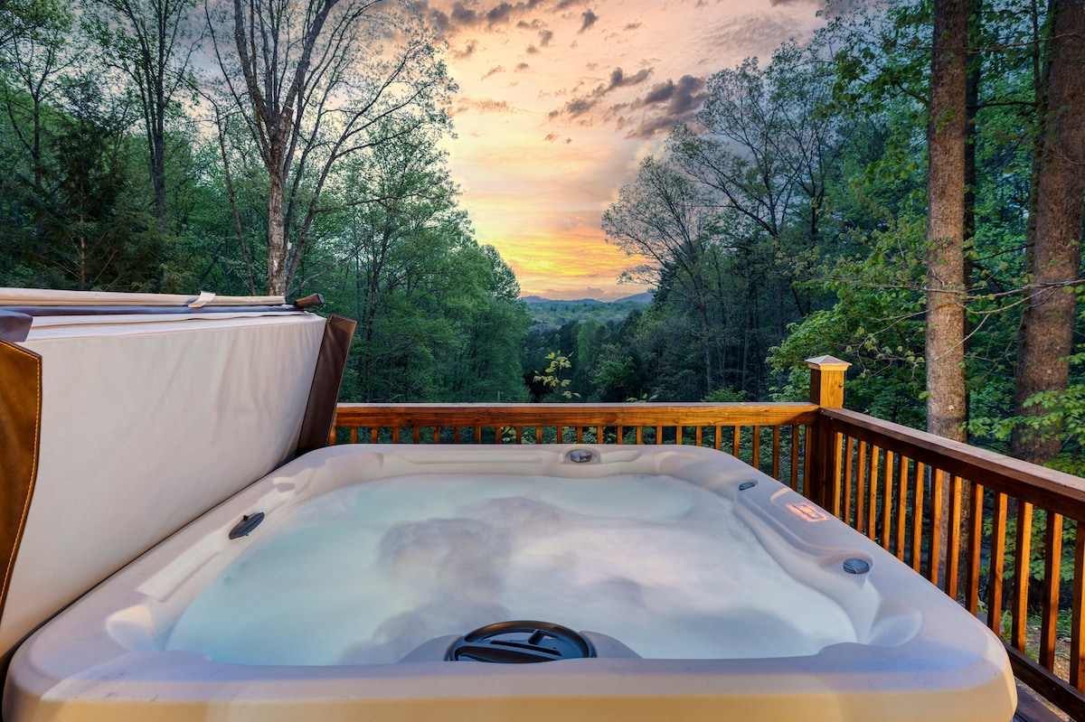 Secluded Blue Ridge Mtn View Retreat|Hot Tub&Games