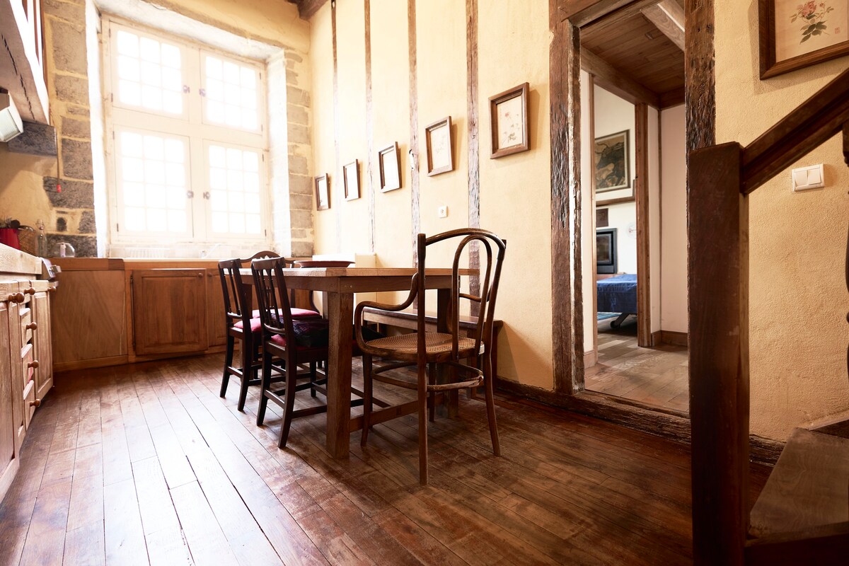 Chambre d'hôte - Maison Forte Basque (XIIIth c.)