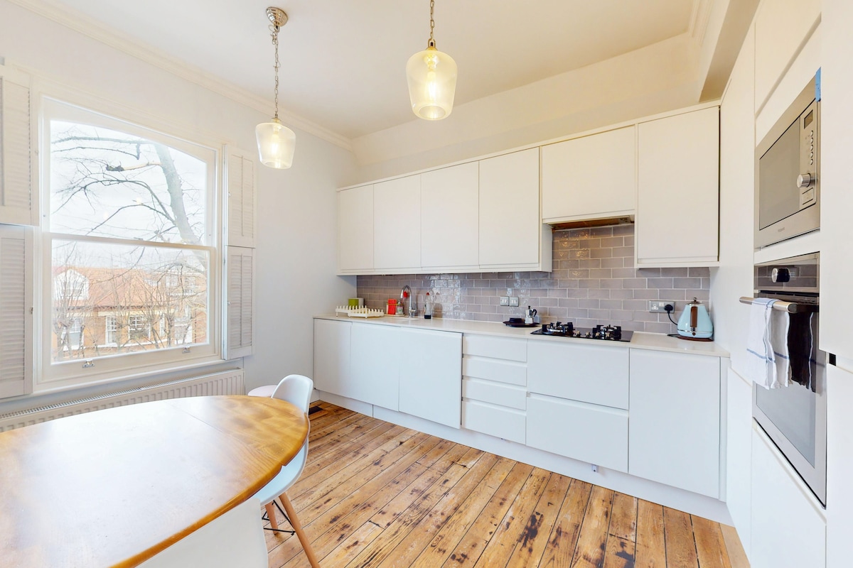 Modern 1BD flat in Clapham Old Town