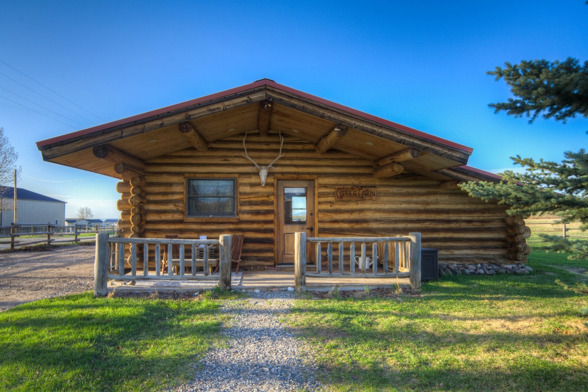 All-Season Honeymoon Cabin Near Bozeman, Montana