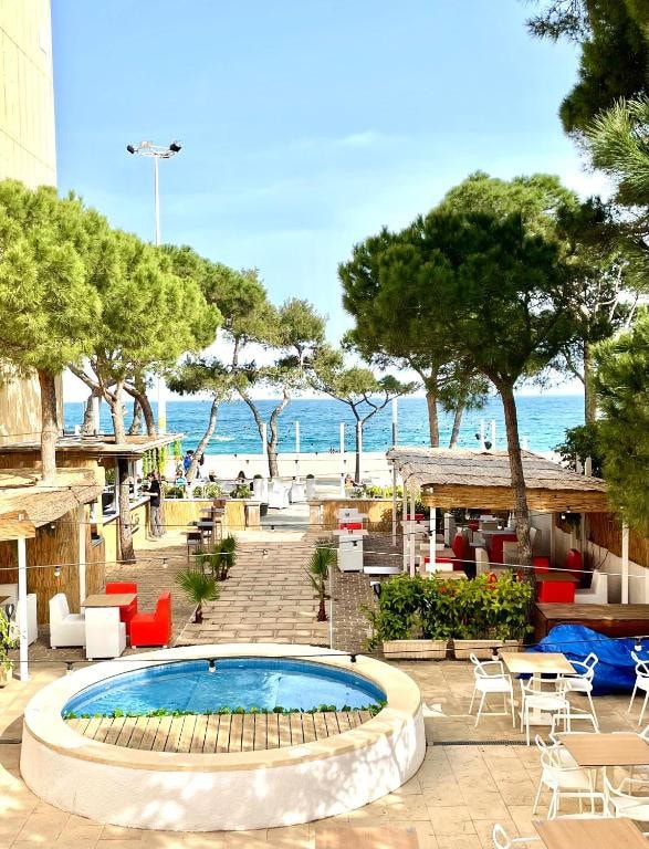 第一排酒店，阿罗海滩（ Playa dro ） ，市中心台阶