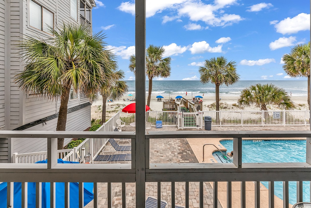 Gorgeous OceanViews, Cool Vibes, HotTub, King Bed!