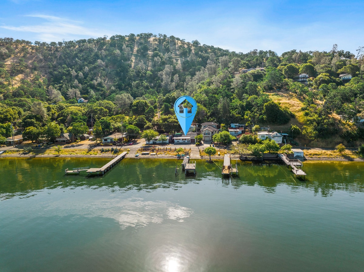 Silverado Beach Lake House *Kayaks Included*