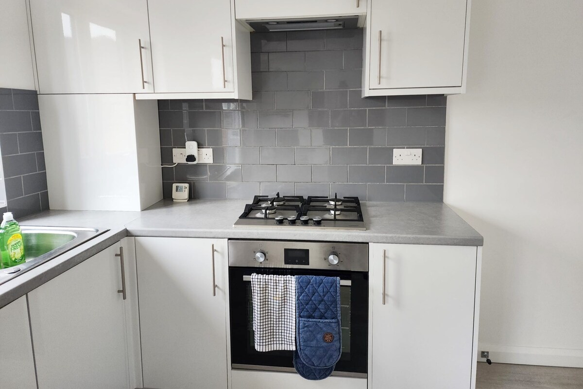 Hazel 1-Bed Flat (4) + Parking