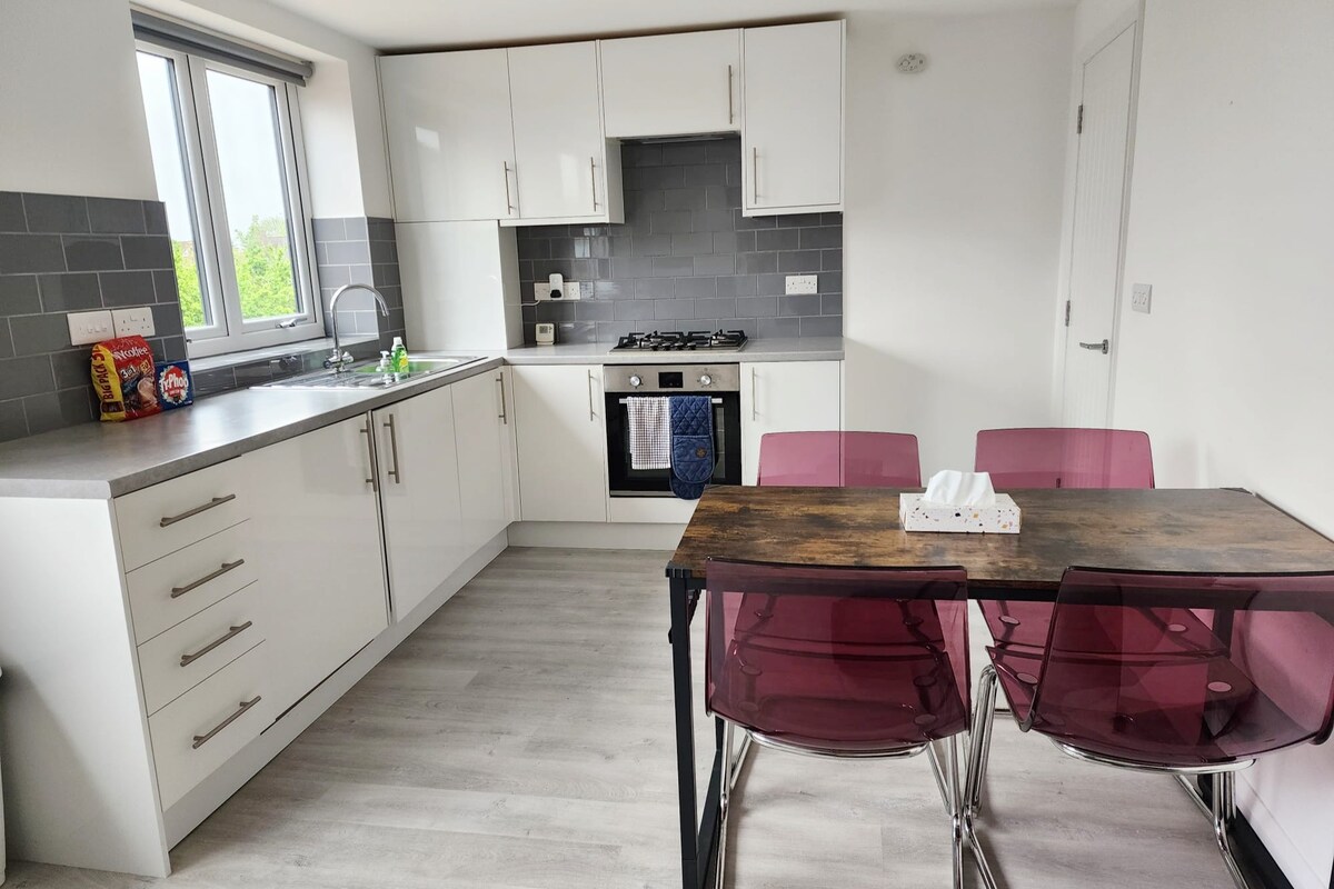 Hazel 1-Bed Flat (4) + Parking