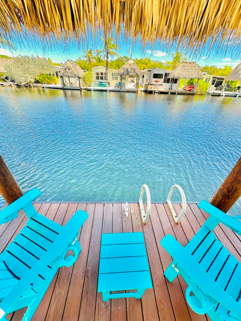 Cozy Waterfront Retreat w/ Private Boat Dock +Tiki