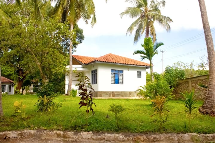 迪亚尼海滩(Diani Beach)的民宿