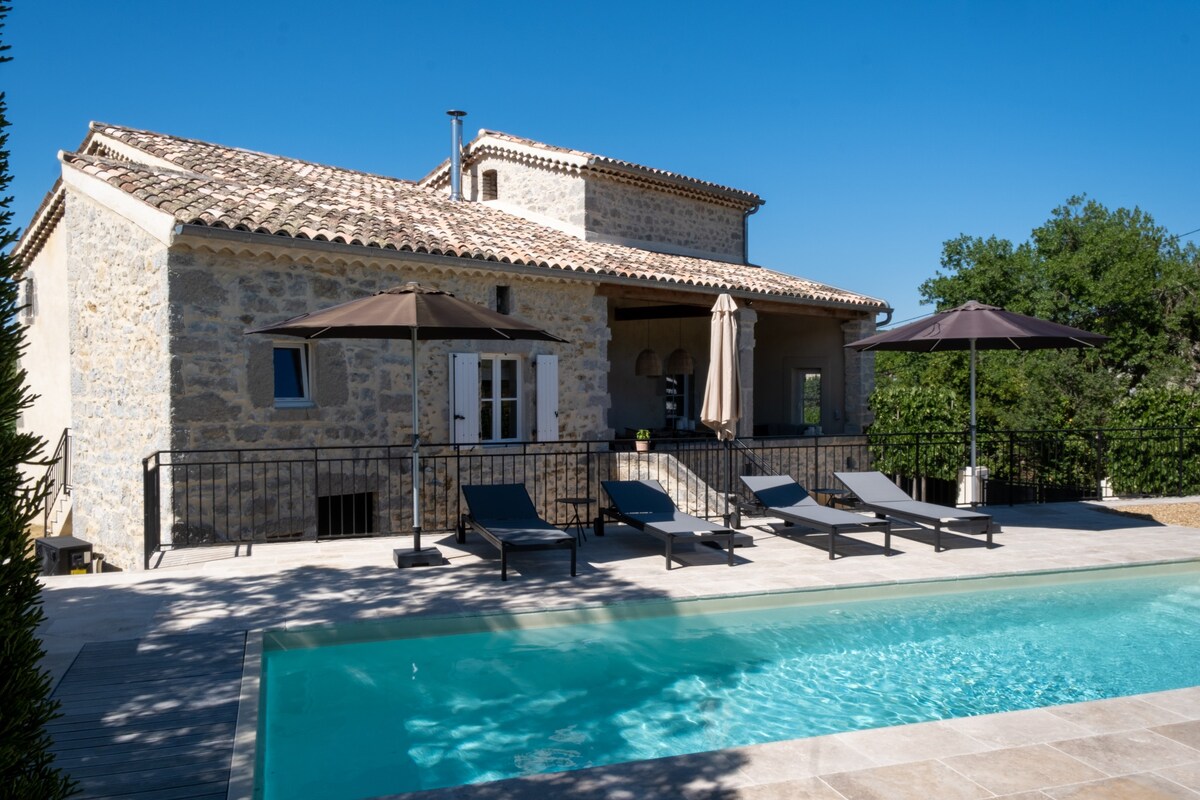 Le Mas de Pierregras, 10 personnes, piscine.