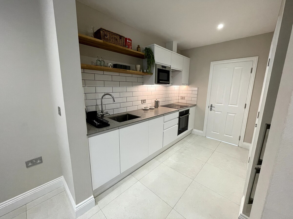 Beautifully appointed 1 Bed Apartment, Richmond