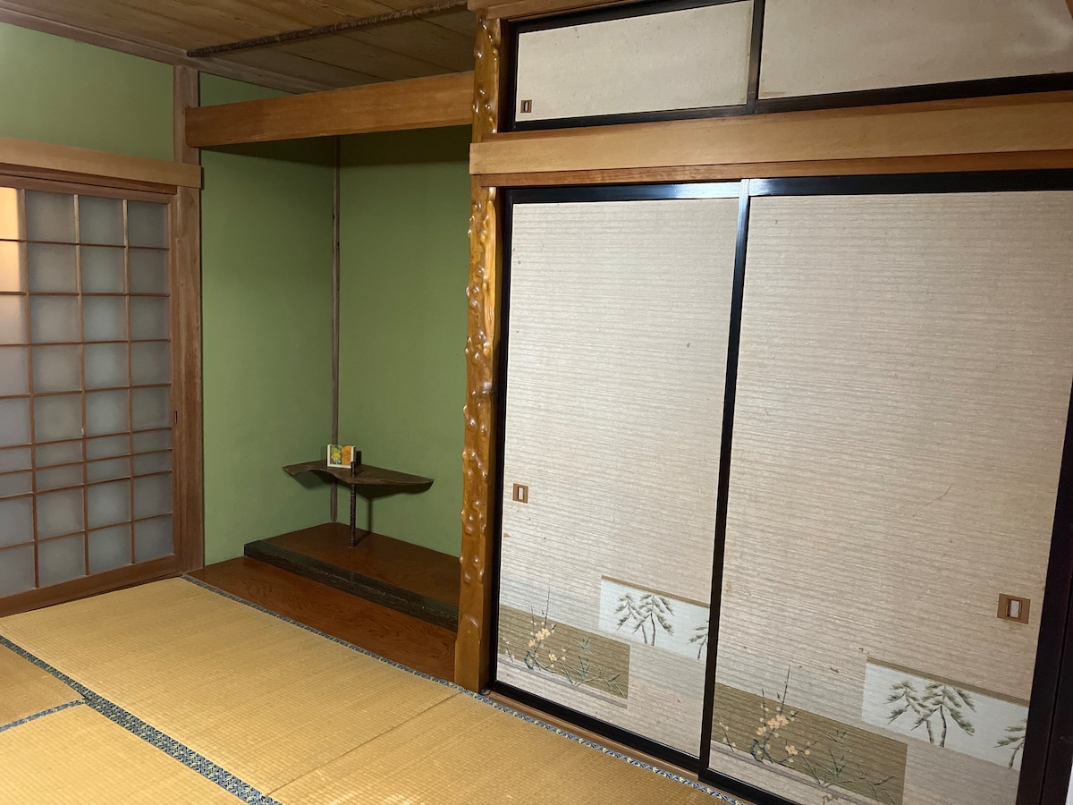 8畳と6畳の2部屋使用可能。新東名浜松いなさICまで車で5分！