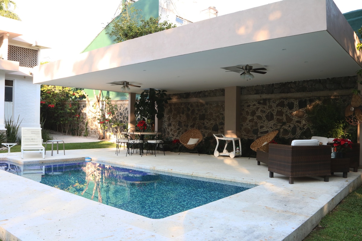 Cuernavaca Oasis:4BR House w/Pool & Private Garden