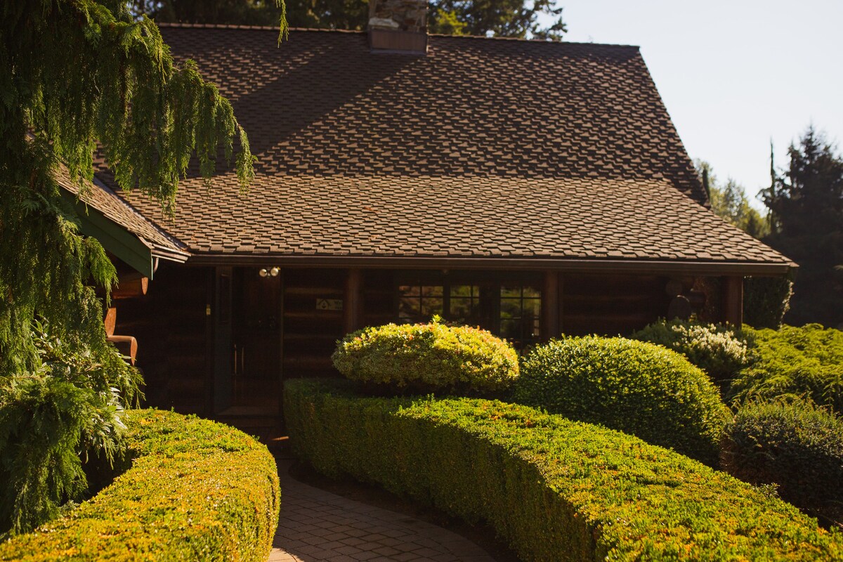 The Lodge at Evergreen Gardens